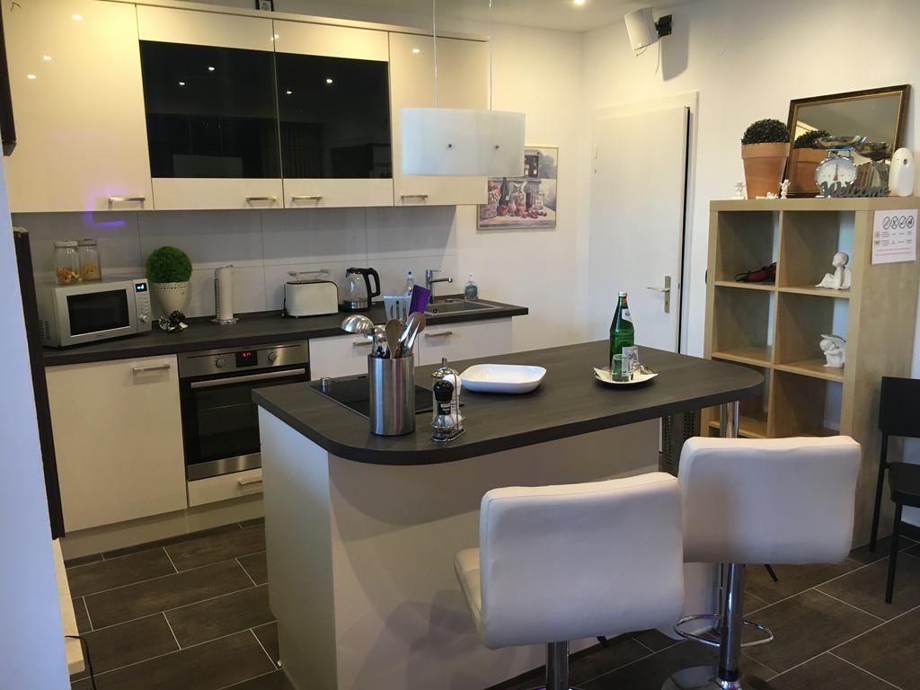 Messe Ferienwohnung Duesseldorf Oberkassel Luaran gambar
